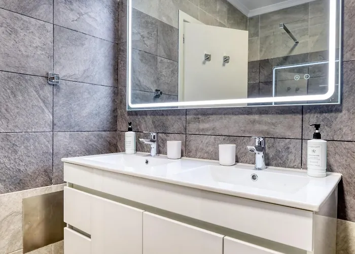 Panoramic View, A In Madeira 公寓 *