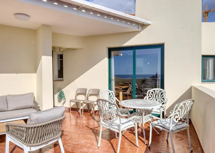 Panoramic View, A In Madeira * Funchal (Madeira)